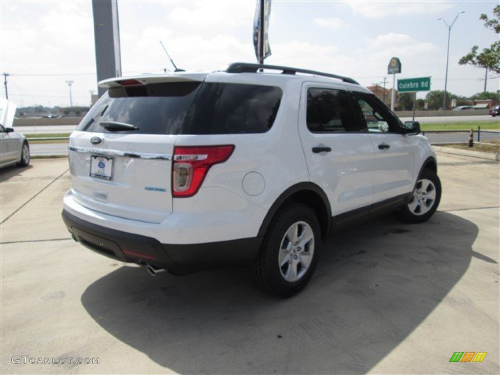 2014 Explorer FWD - Oxford White / Medium Light Stone photo #5