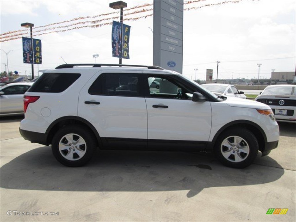 2014 Explorer FWD - Oxford White / Medium Light Stone photo #6