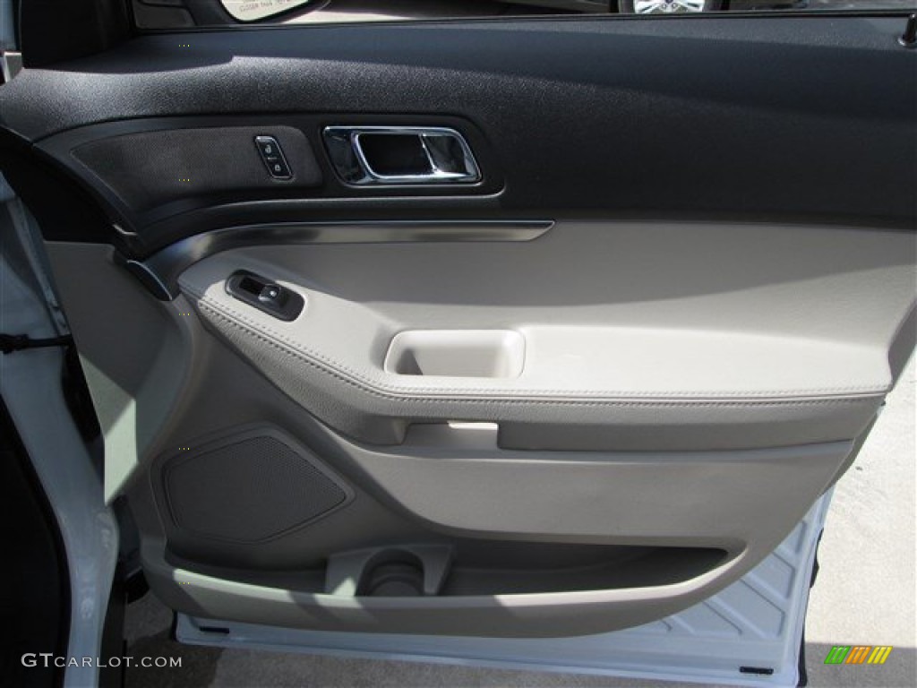 2014 Explorer FWD - Oxford White / Medium Light Stone photo #9