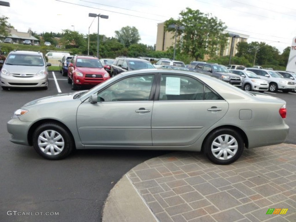 2005 Camry LE - Mineral Green Opalescent / Taupe photo #4