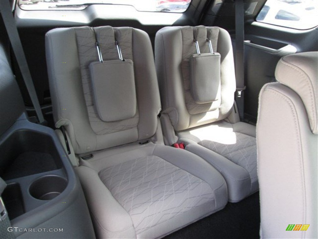 2014 Explorer FWD - Oxford White / Medium Light Stone photo #12
