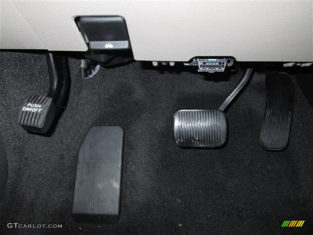2014 Explorer FWD - Oxford White / Medium Light Stone photo #21