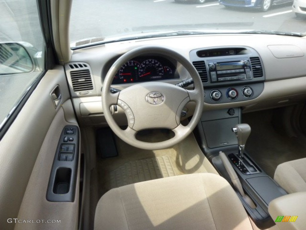 2005 Camry LE - Mineral Green Opalescent / Taupe photo #14
