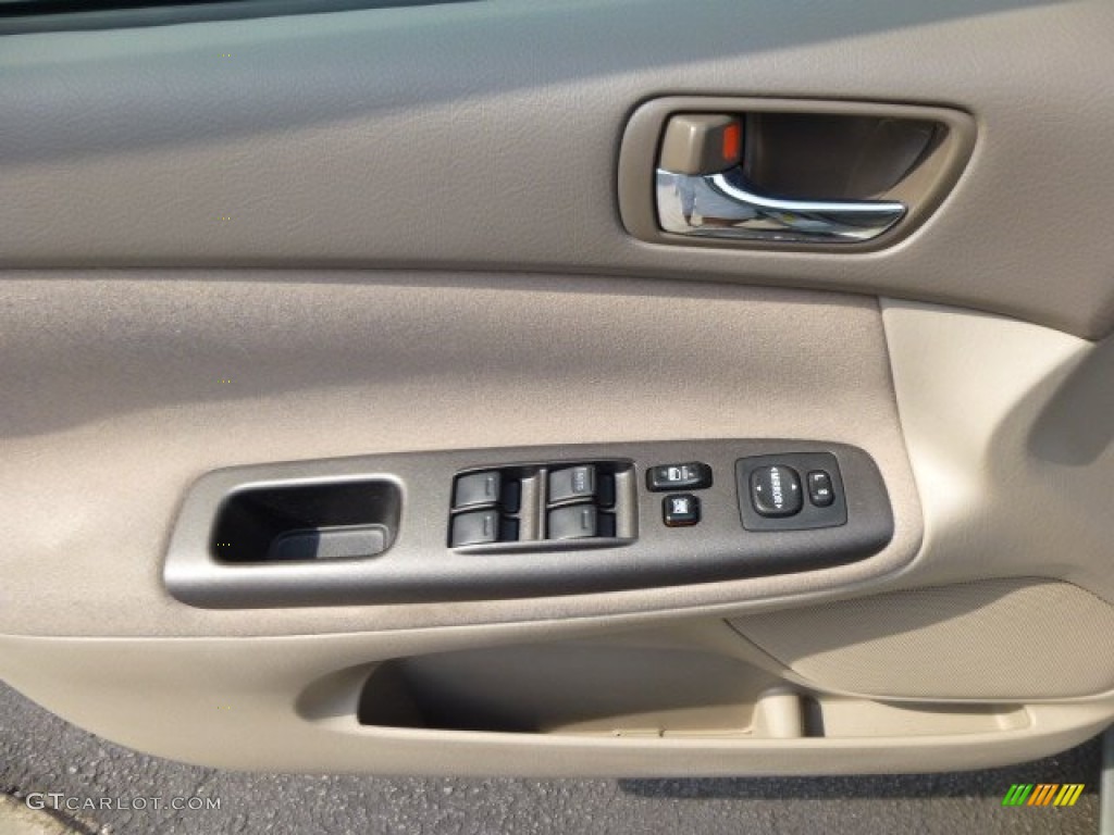 2005 Camry LE - Mineral Green Opalescent / Taupe photo #17