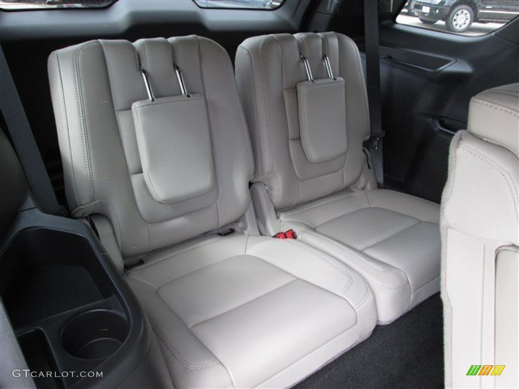 2014 Ford Explorer Limited Rear Seat Photo #84436940