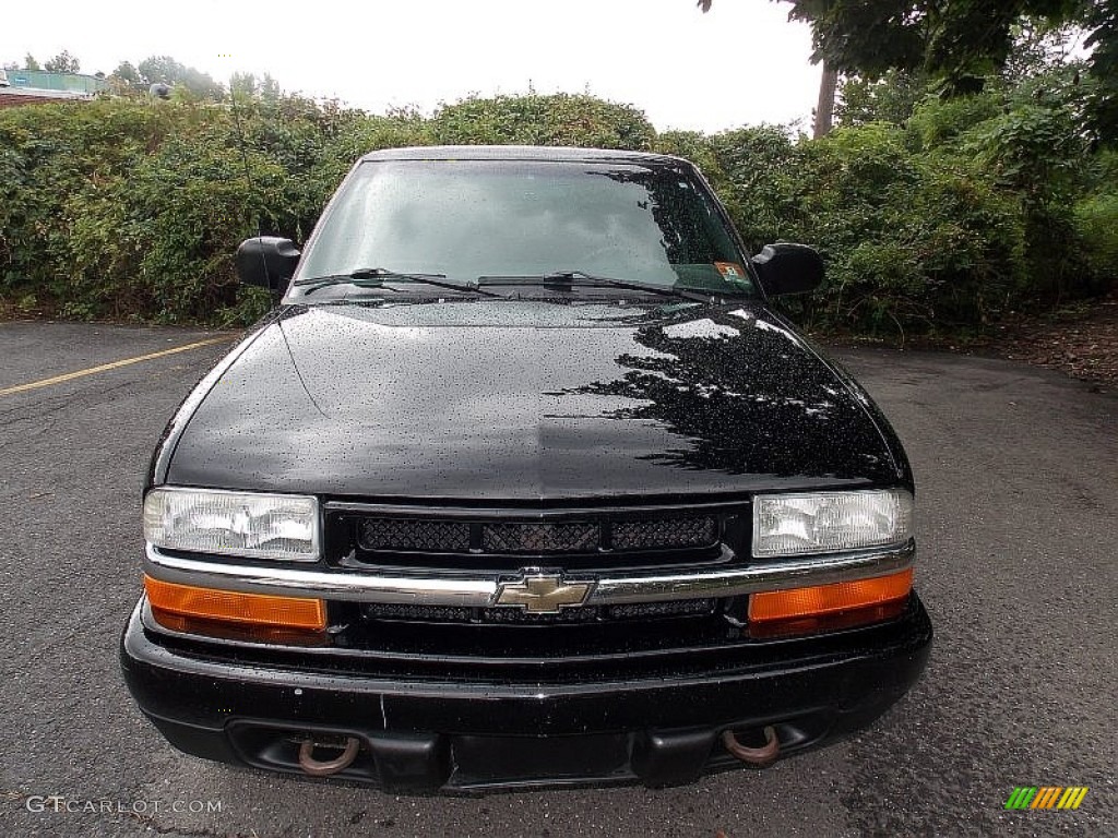 2003 S10 LS Crew Cab 4x4 - Black Onyx / Graphite photo #8