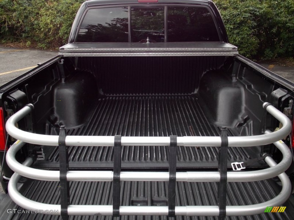 2003 S10 LS Crew Cab 4x4 - Black Onyx / Graphite photo #24