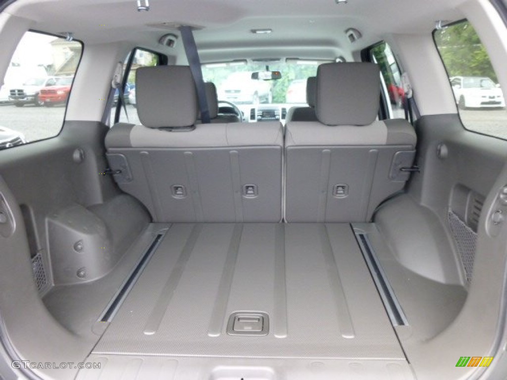 2013 Nissan Xterra S 4x4 Trunk Photo #84437687