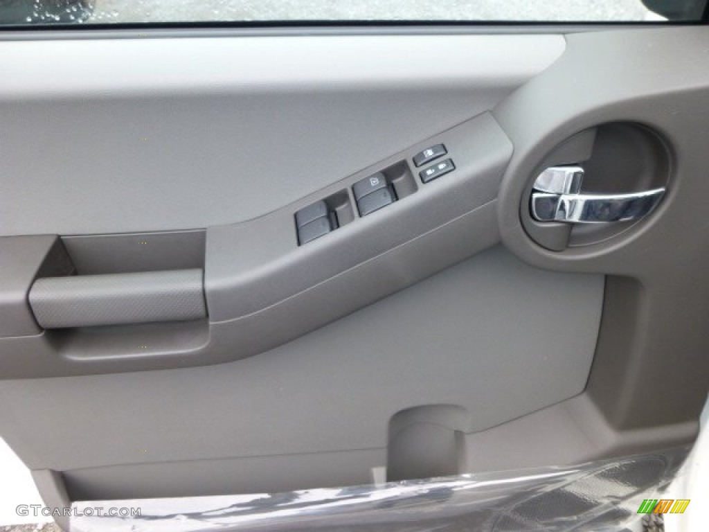2013 Nissan Xterra S 4x4 Door Panel Photos