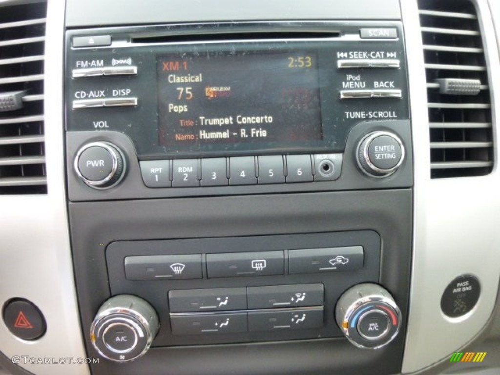 2013 Nissan Xterra S 4x4 Controls Photo #84437816