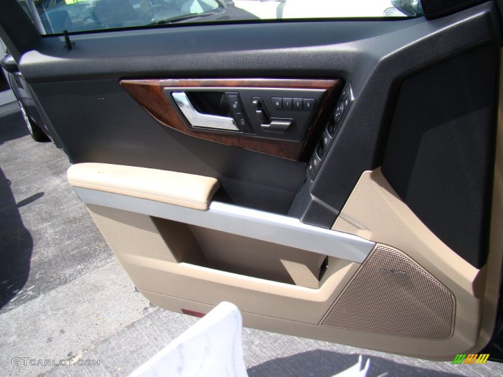 2010 GLK 350 - Jade Green Metallic / Almond/Black photo #17