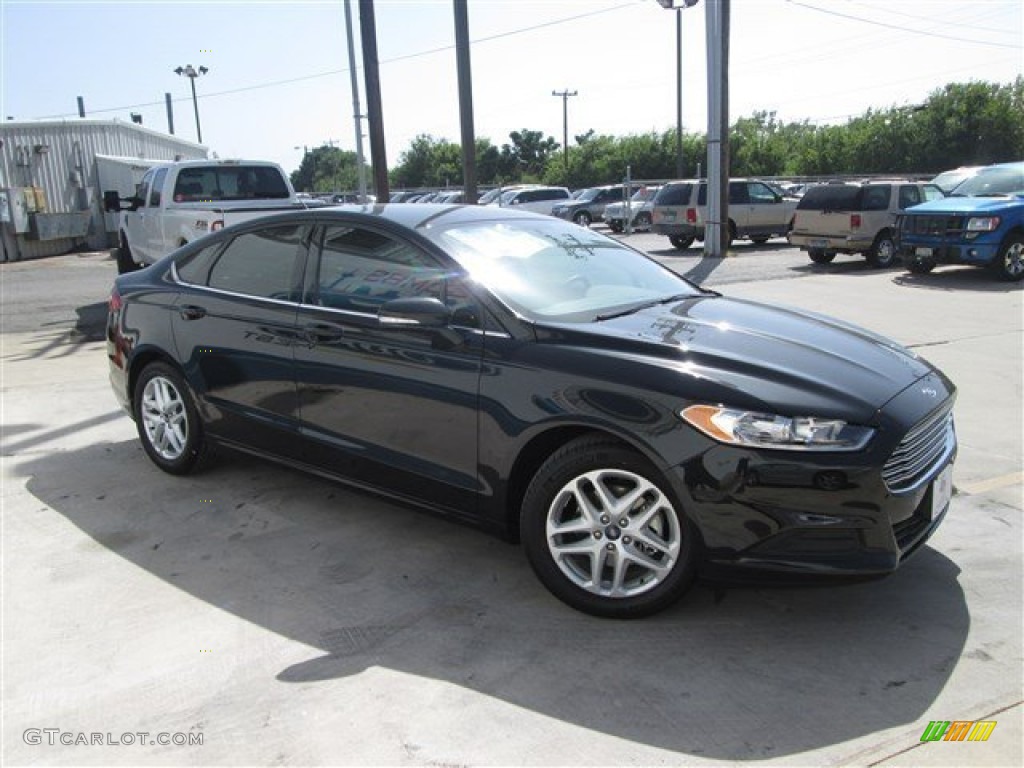 2013 Fusion SE - Tuxedo Black Metallic / Charcoal Black photo #5