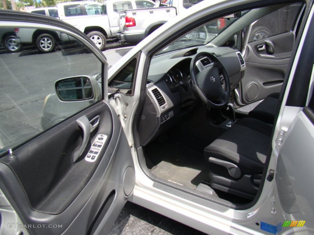 2005 Aerio SX Sport Wagon - Silky Silver Metallic / Black photo #10