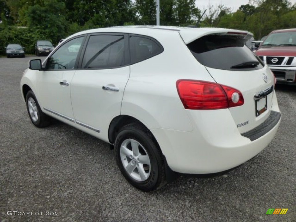 2013 Rogue S AWD - Pearl White / Gray photo #5