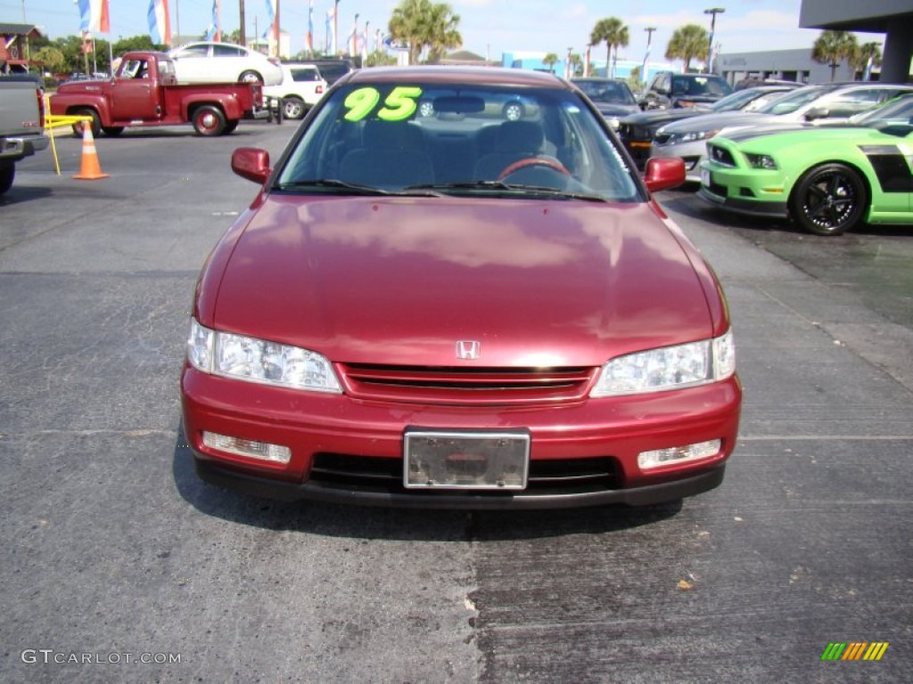Bordeaux Red Pearl 1995 Honda Accord LX Sedan Exterior Photo #84440807