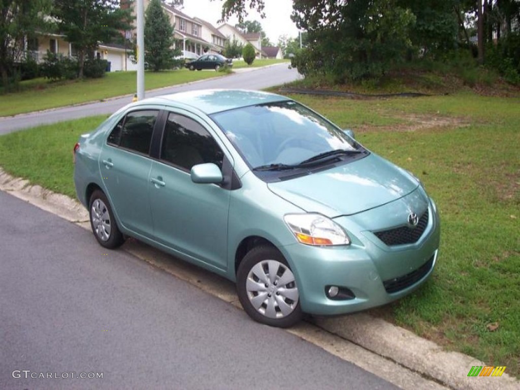 Jade Sea Metallic 2010 Toyota Yaris Sedan Exterior Photo #84443480