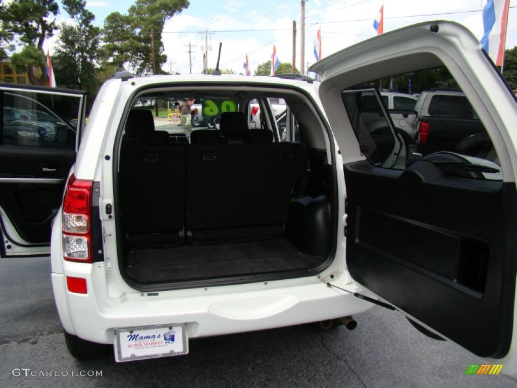 2006 Grand Vitara Premium - White Pearl / Black photo #12