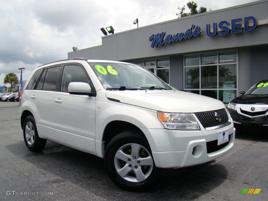 2006 Grand Vitara Premium - White Pearl / Black photo #27