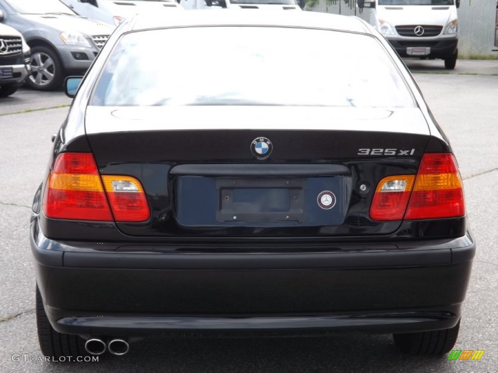 2002 3 Series 325xi Sedan - Jet Black / Black photo #4