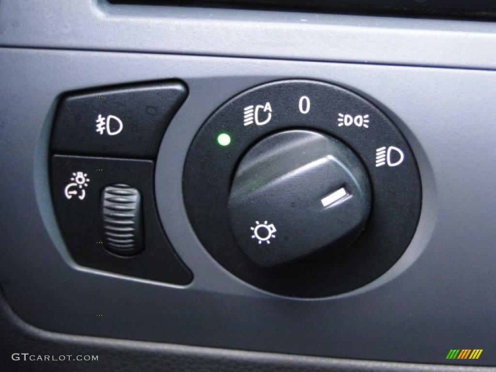 2005 BMW 6 Series 645i Coupe Controls Photo #84448100