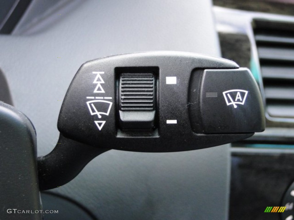 2005 BMW 6 Series 645i Coupe Controls Photo #84448127