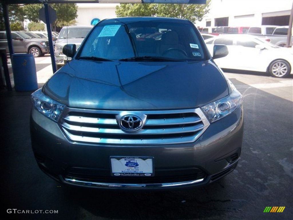 Magnetic Gray Metallic Toyota Highlander