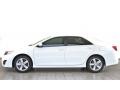 Super White - Camry SE Photo No. 2