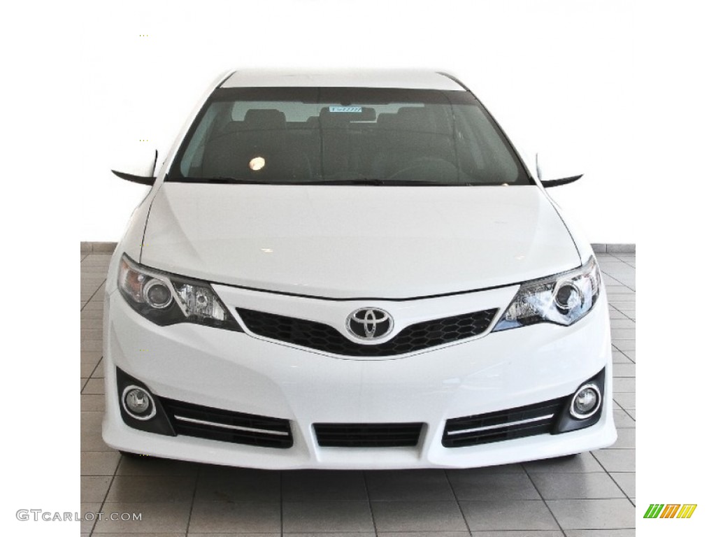 2013 Camry SE - Super White / Black photo #3