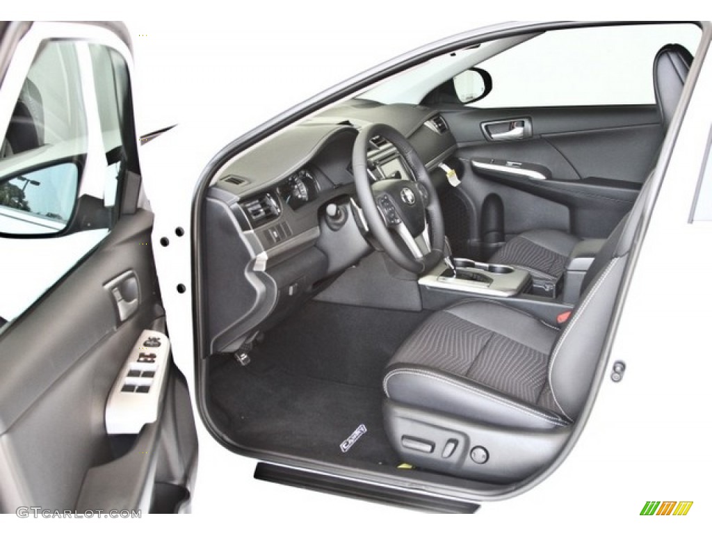 2013 Camry SE - Super White / Black photo #9