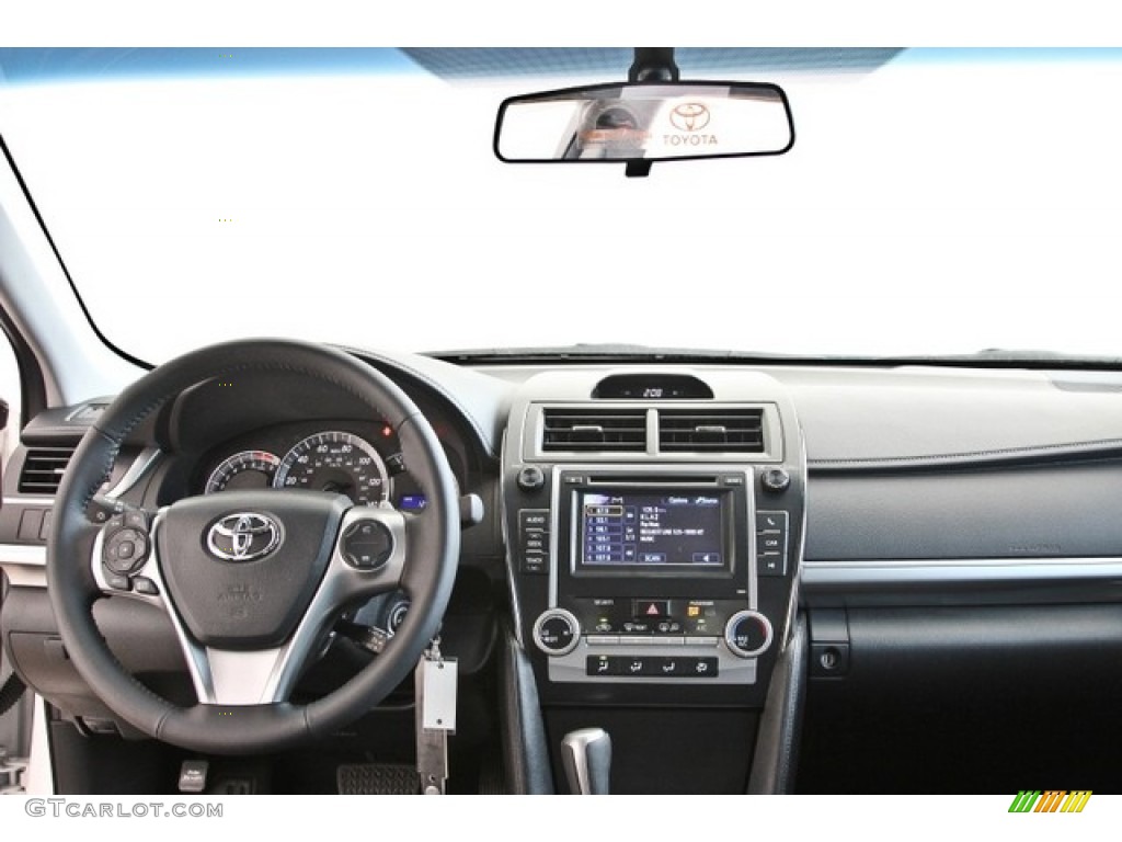 2013 Camry SE - Super White / Black photo #12