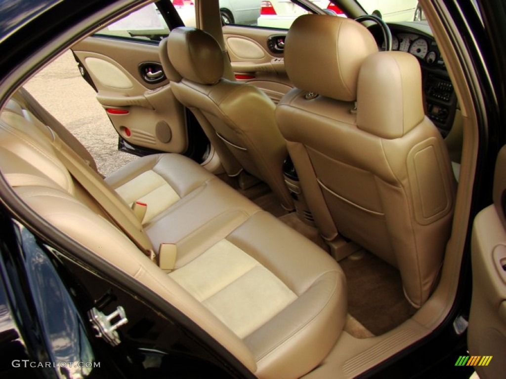 2005 Pontiac Bonneville GXP Rear Seat Photo #84452642