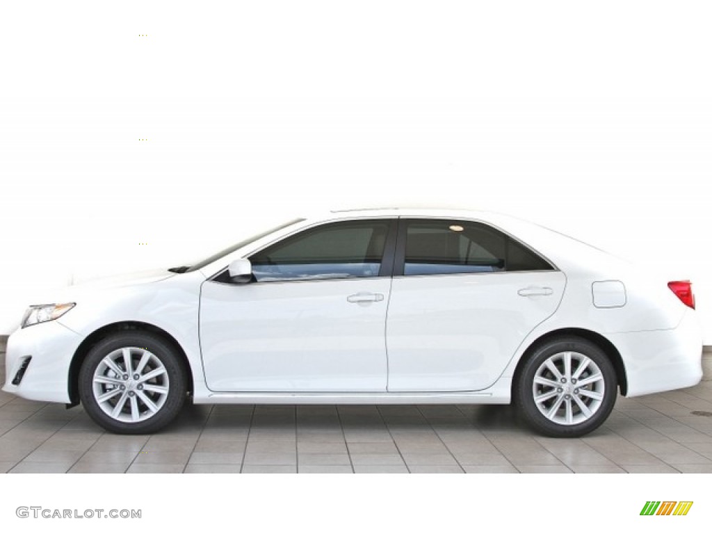 2013 Camry XLE - Super White / Ivory photo #2