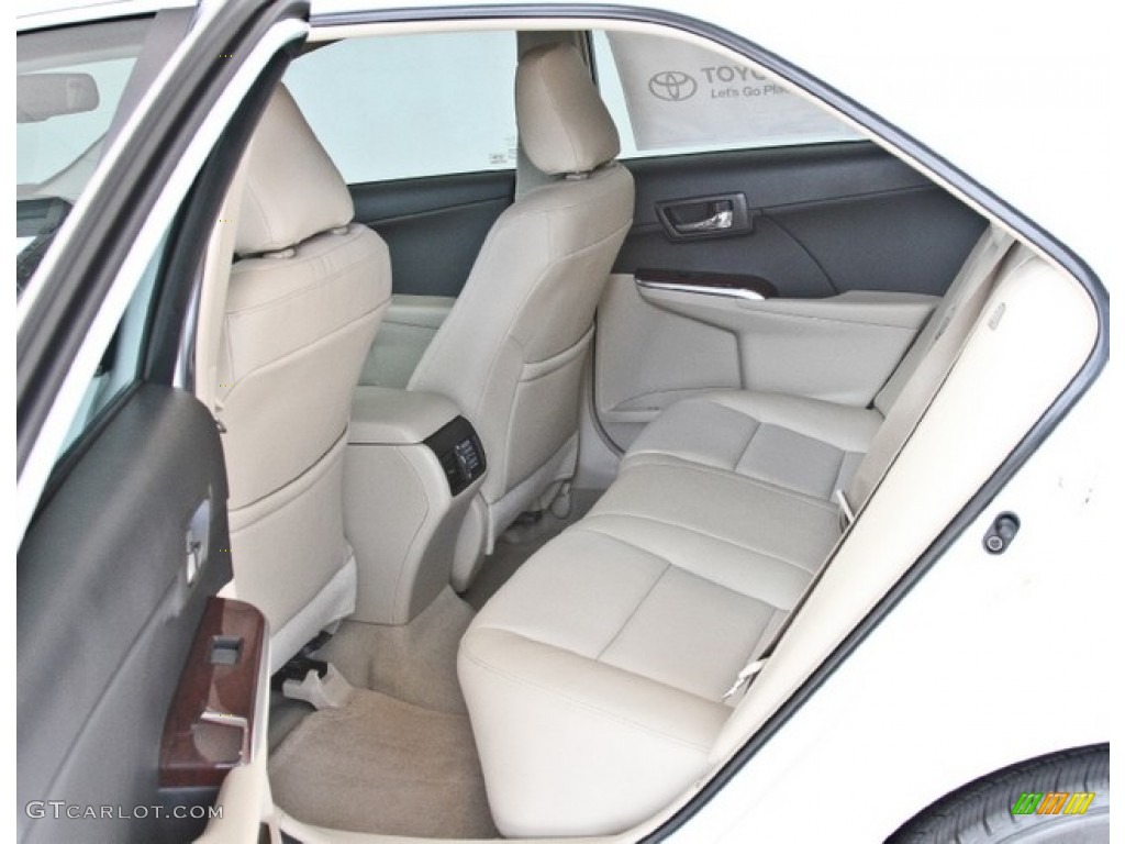 2013 Camry XLE - Super White / Ivory photo #8