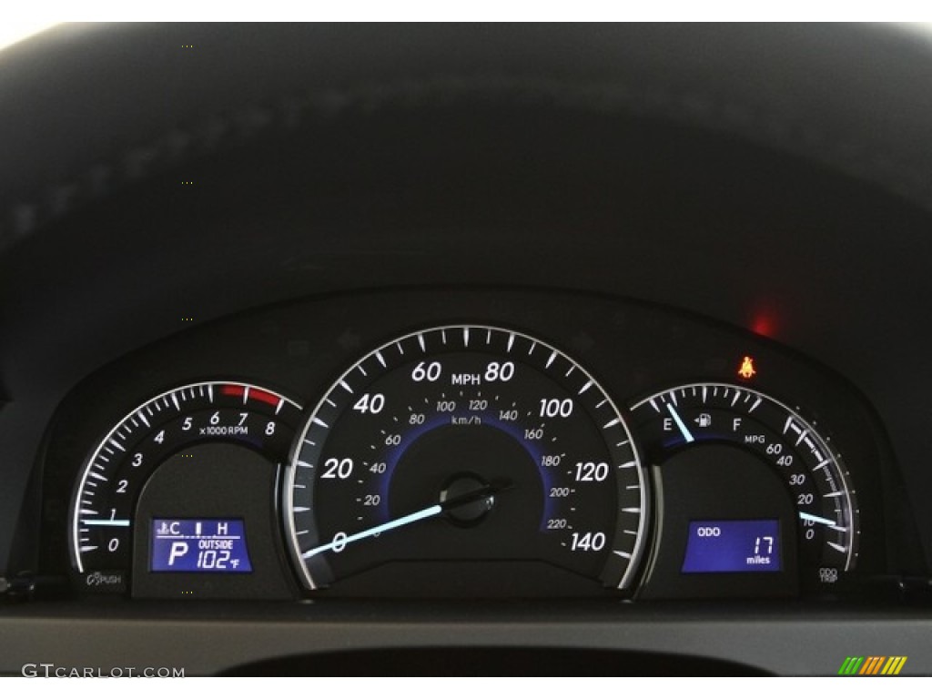 2013 Camry XLE - Super White / Ivory photo #10