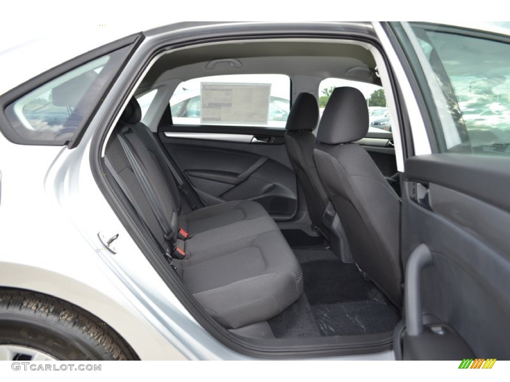 2014 Volkswagen Passat 2.5L S Rear Seat Photo #84454718