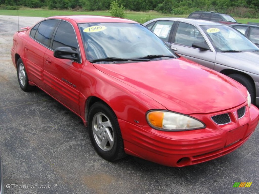 1999 Grand Am SE Sedan - Bright Red / Dark Pewter photo #1