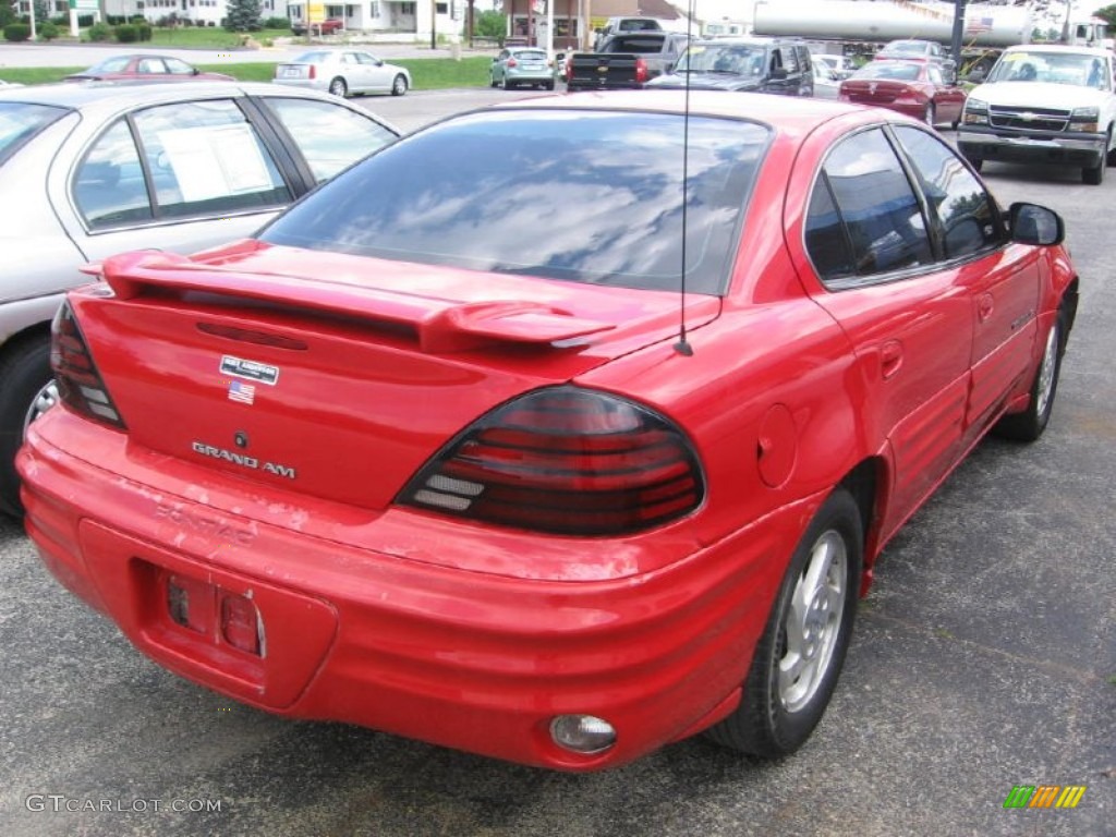 1999 Grand Am SE Sedan - Bright Red / Dark Pewter photo #5