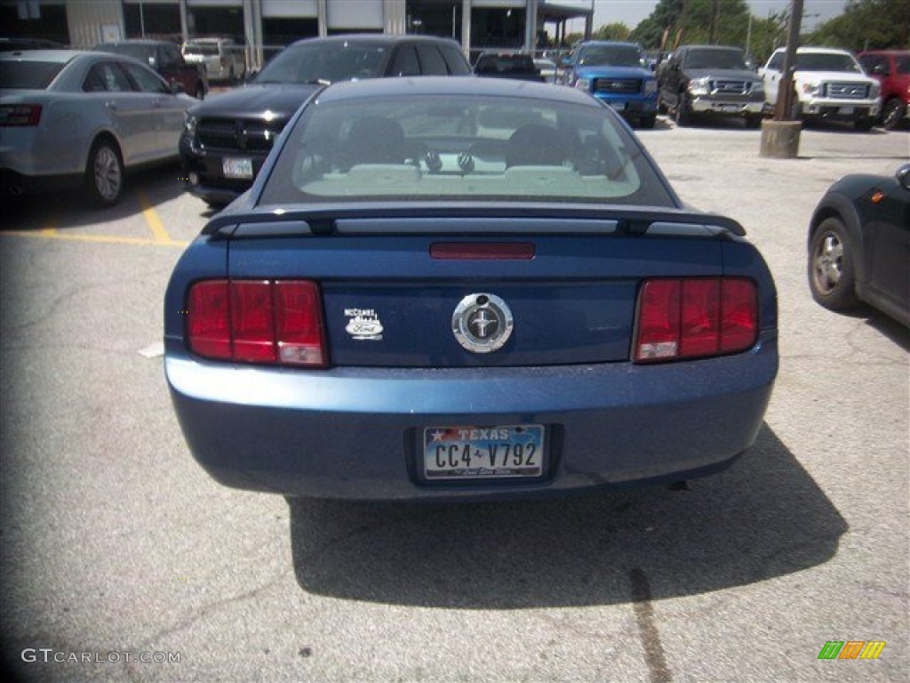 2006 Mustang V6 Deluxe Coupe - Vista Blue Metallic / Light Graphite photo #6