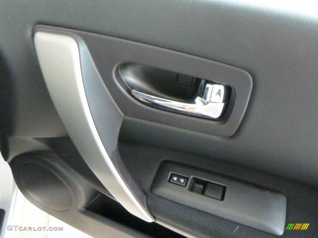 2008 Rogue S AWD - Silver Ice Metallic / Black photo #9