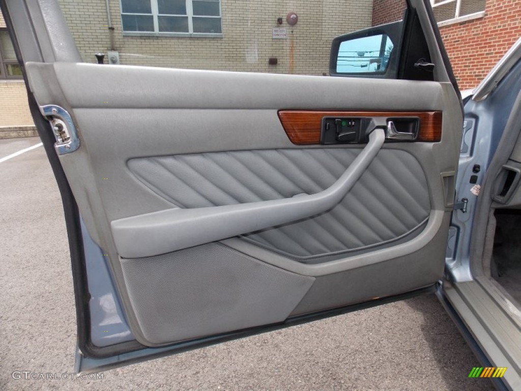 1991 Mercedes-Benz S Class 350 SDL Grey Door Panel Photo #84458498