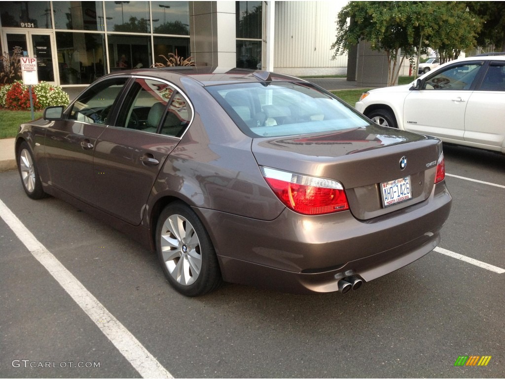 2004 5 Series 545i Sedan - Kalahari Beige Metallic / Grey photo #3