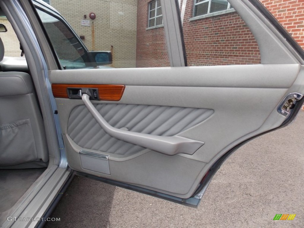 1991 Mercedes-Benz S Class 350 SDL Grey Door Panel Photo #84458825