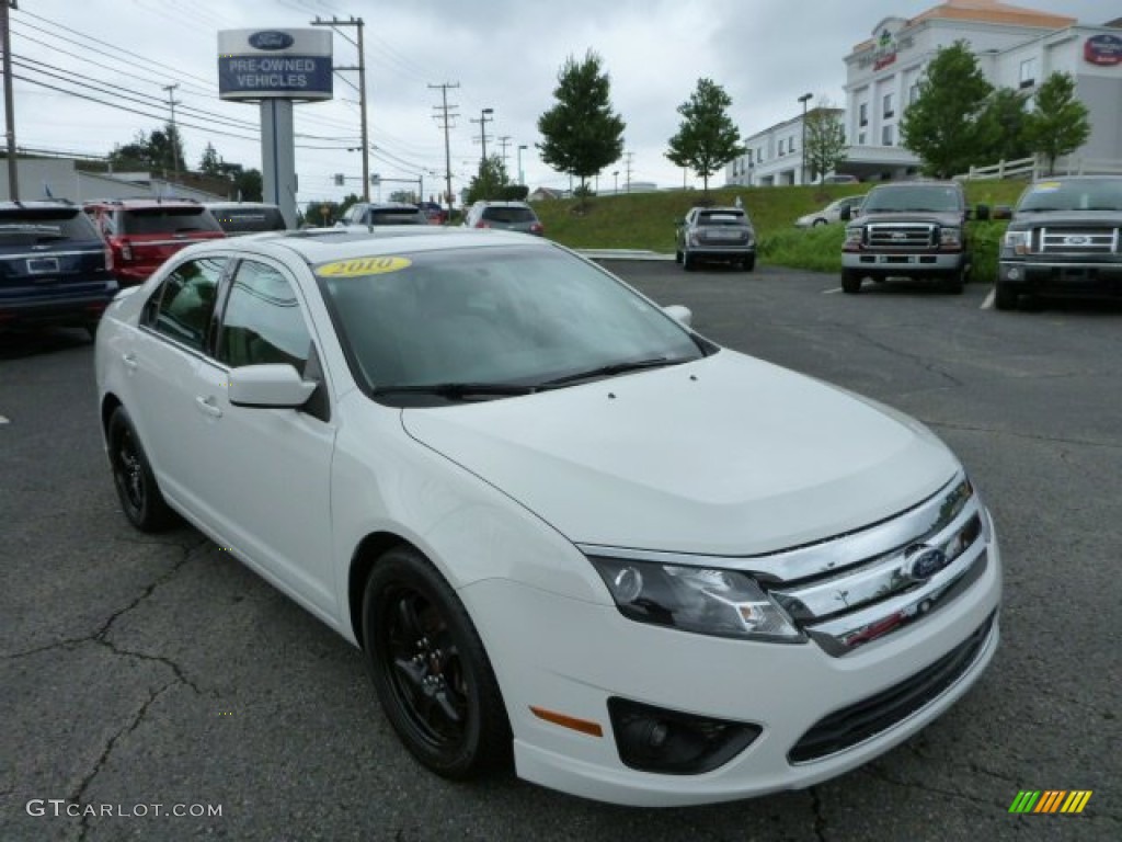 2010 Fusion SE - White Suede / Medium Light Stone photo #1