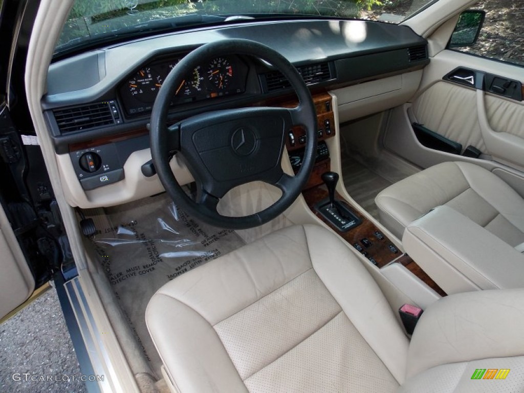 Parchment Interior 1995 Mercedes-Benz E 420 Sedan Photo #84459806