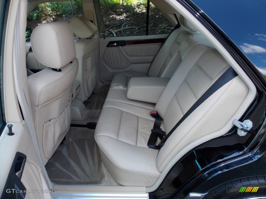 1995 Mercedes-Benz E 420 Sedan Rear Seat Photo #84459911