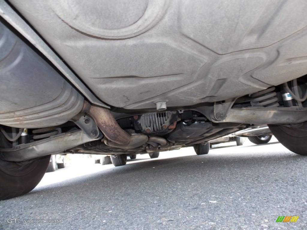 1995 Mercedes-Benz E 420 Sedan Undercarriage Photo #84460589