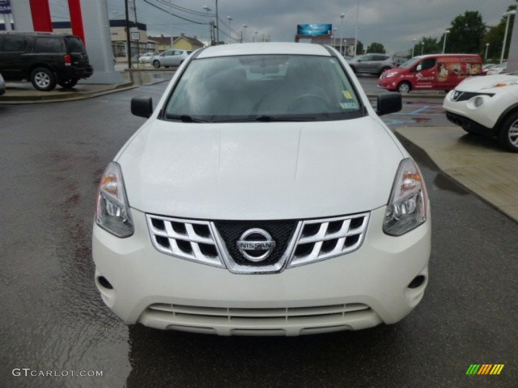 2011 Rogue S AWD - Pearl White / Gray photo #2