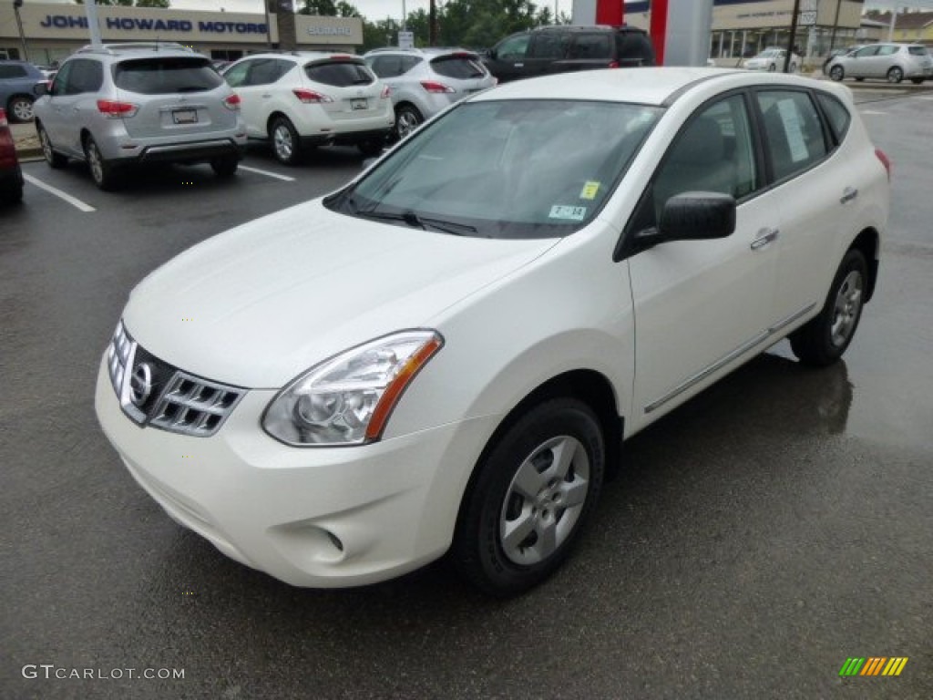 2011 Rogue S AWD - Pearl White / Gray photo #3