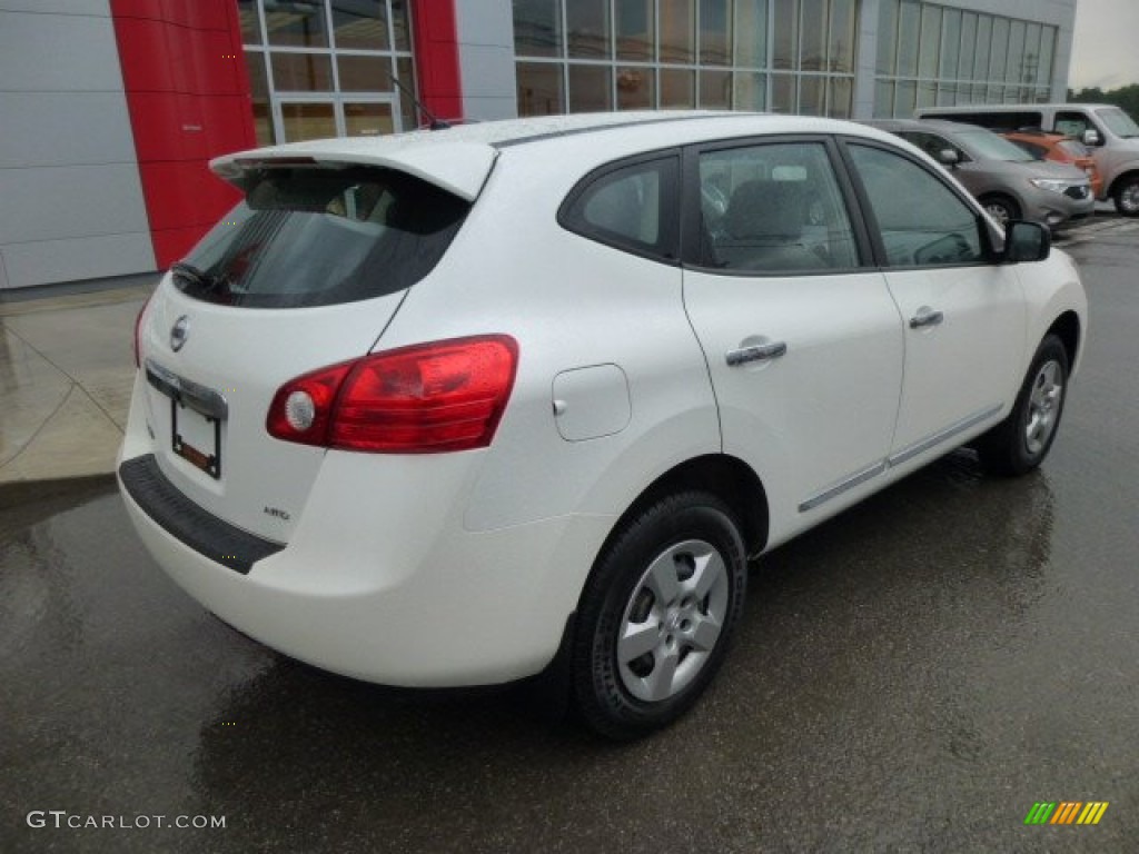 2011 Rogue S AWD - Pearl White / Gray photo #11