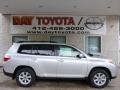 2013 Classic Silver Metallic Toyota Highlander V6 4WD  photo #1